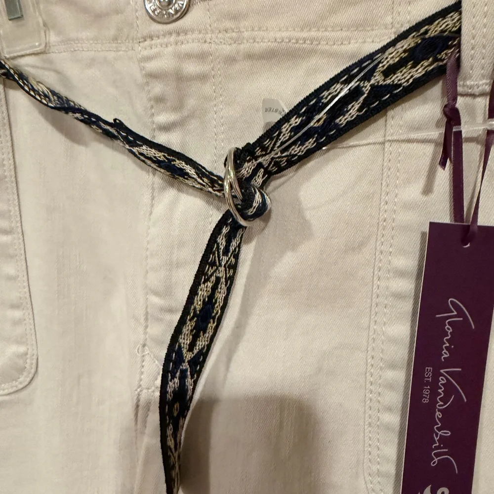 NWT Women’s Size 16 Gloria Vanderbilt Natural Sand Patty Belted Capri - Picture 3 of 6